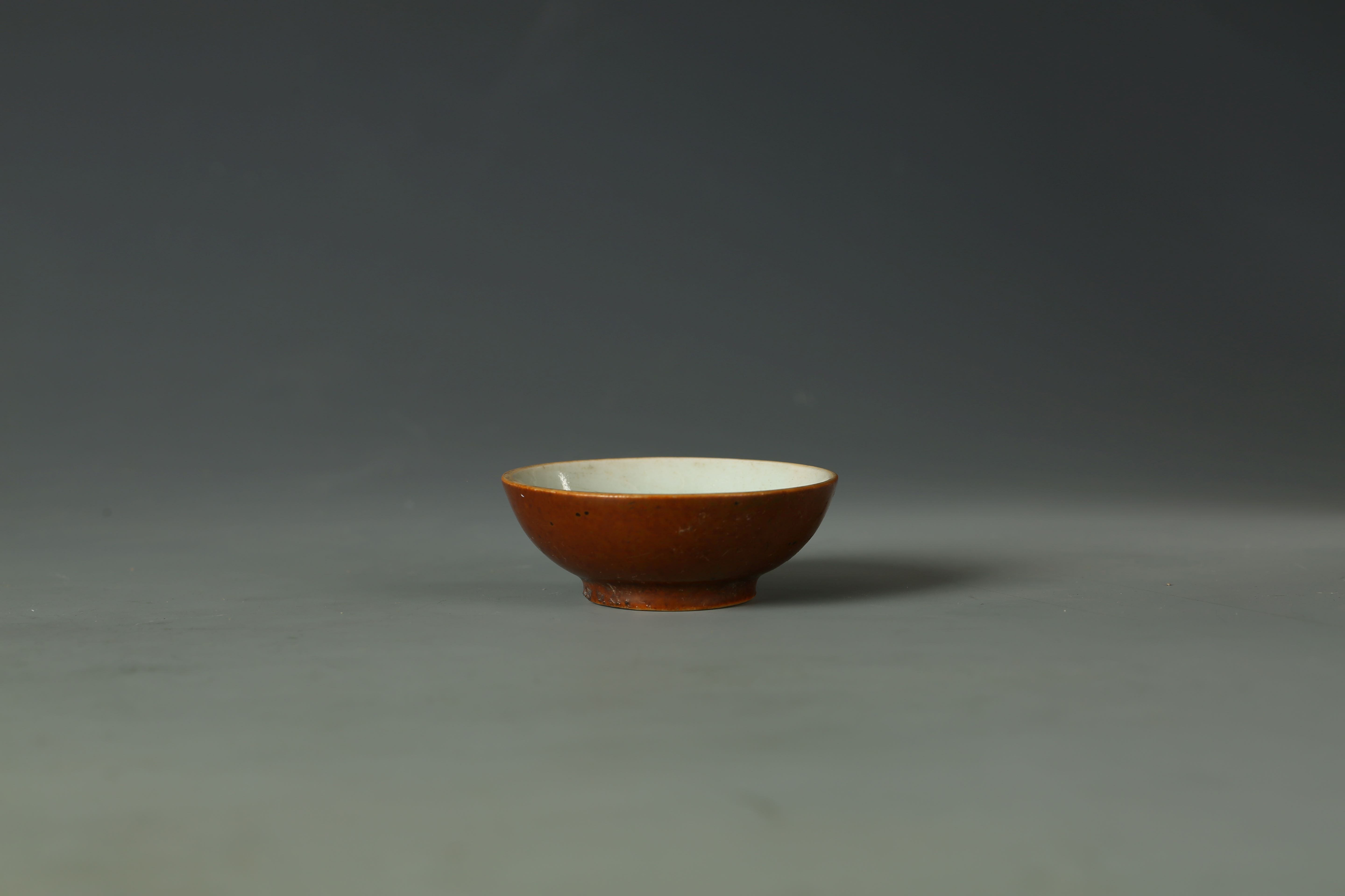 酱釉小碗